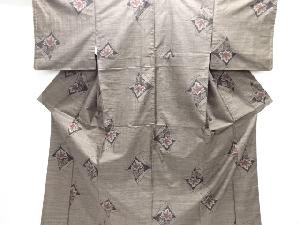 大特価品　色紙に花模様織り出し本場泥大島紬着物(9マルキ)